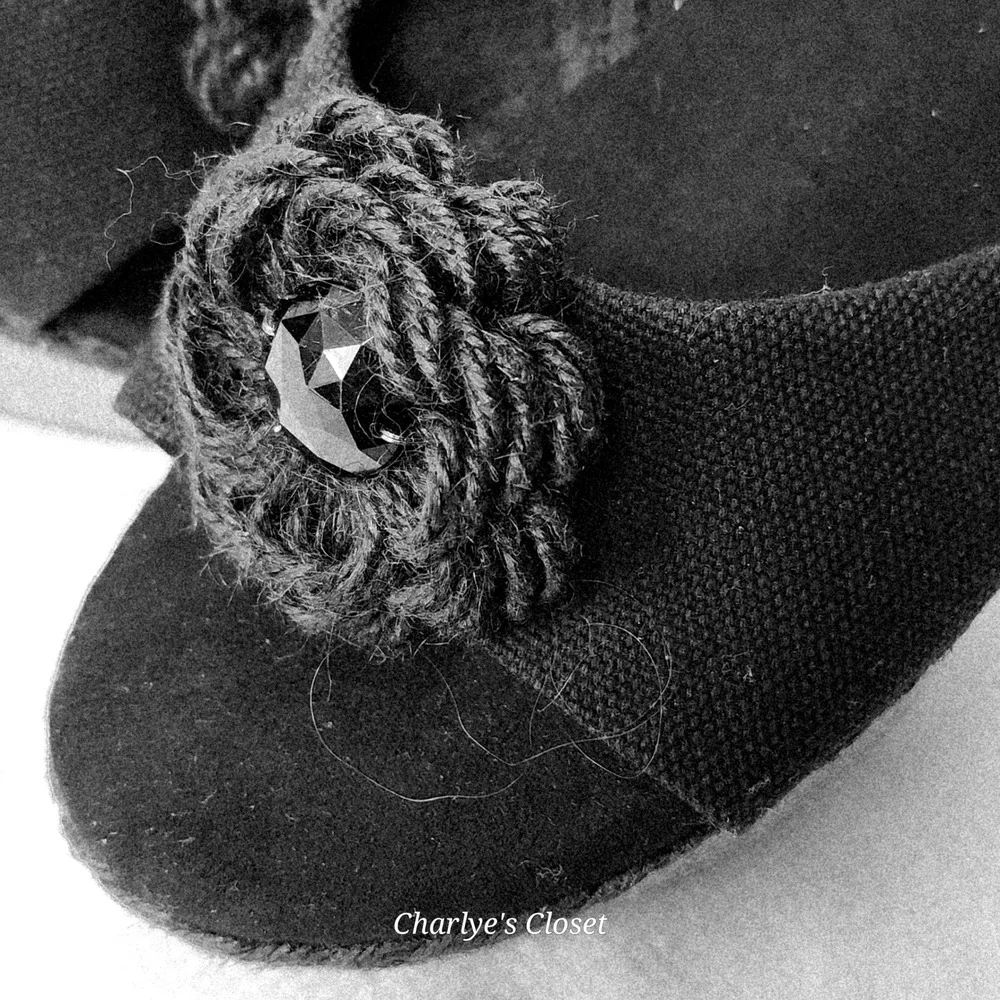 Lindsay Phillips Rosette Snap Jewel Wedge Sandals 8‎ NWOB Raffia HWGL2